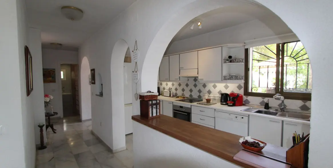 Sale of detached villa in La Capellania 9