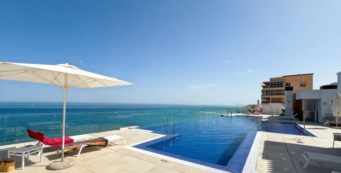 Продажа апартаментов на среднем этаже в Estepona 1