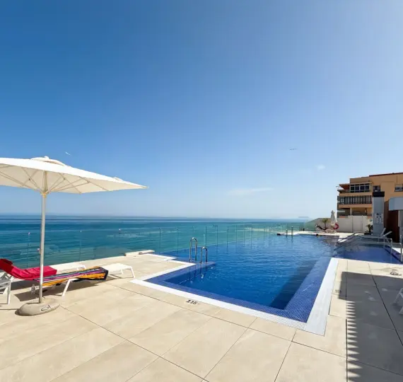 Продажа апартаментов на среднем этаже в Estepona