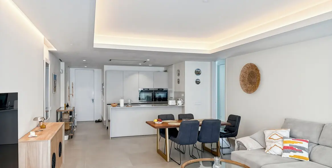 Продажа апартаментов на среднем этаже в Estepona 5