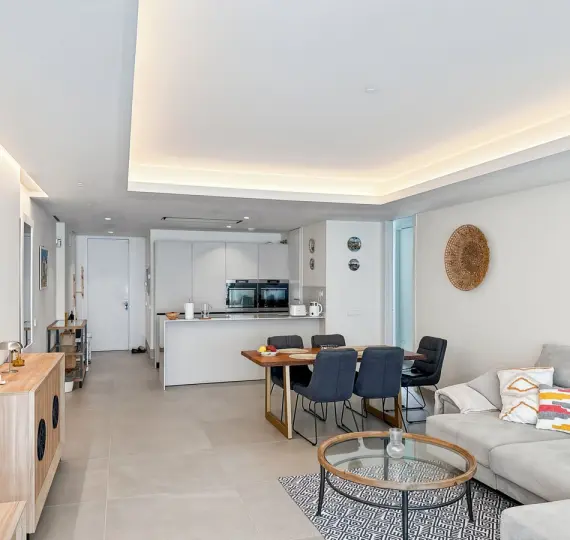 Продажа апартаментов на среднем этаже в Estepona