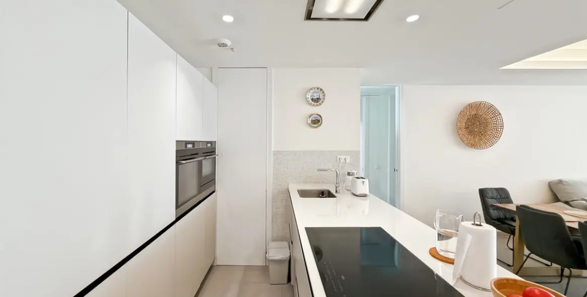 Продажа апартаментов на среднем этаже в Estepona 12