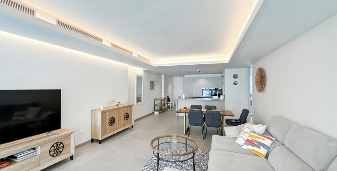 Продажа апартаментов на среднем этаже в Estepona 16