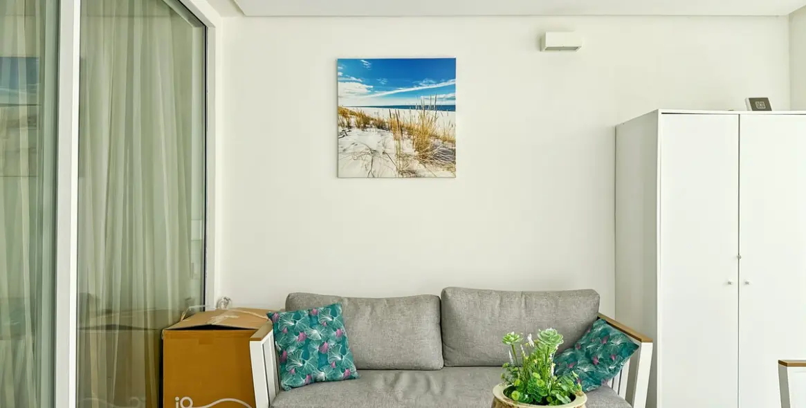 Sale of middle floor apartment in Estepona 25