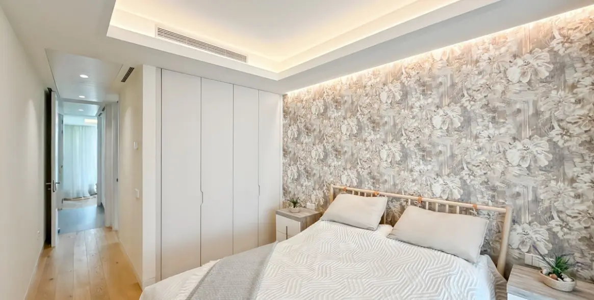 Sale of middle floor apartment in Estepona 30