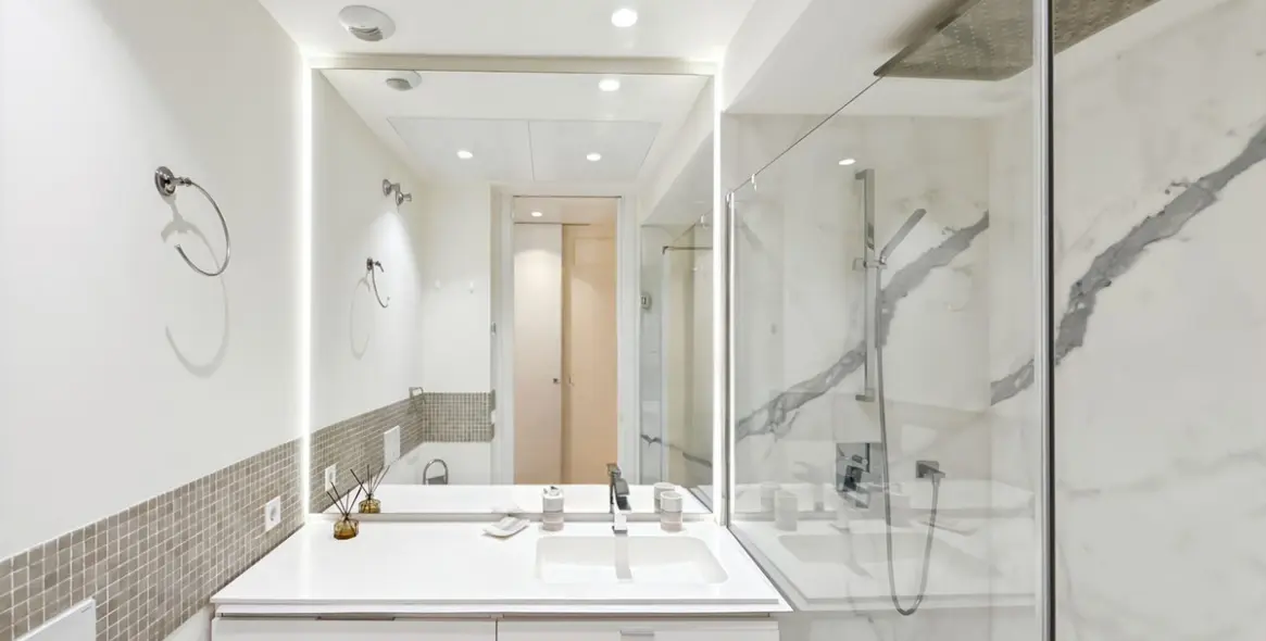 Sale of middle floor apartment in Estepona 33