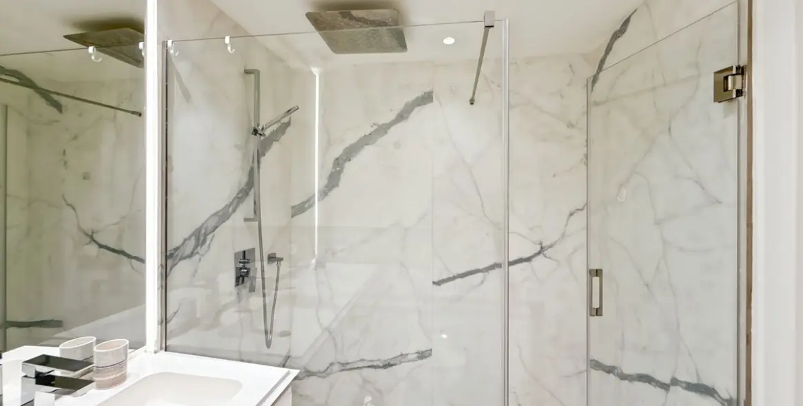 Sale of middle floor apartment in Estepona 34