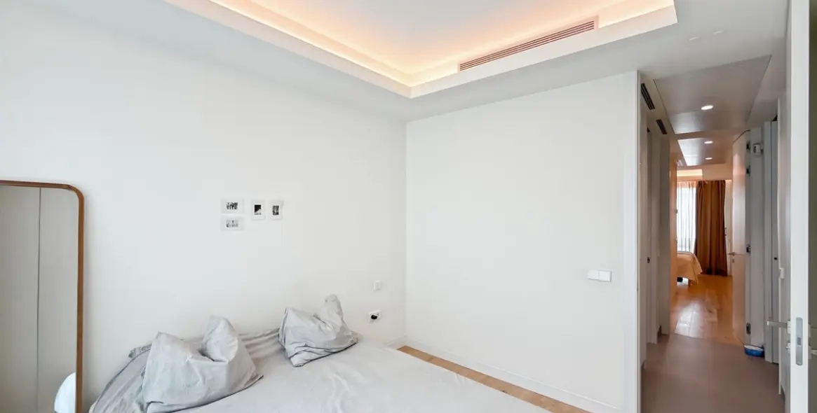 Sale of middle floor apartment in Estepona 36