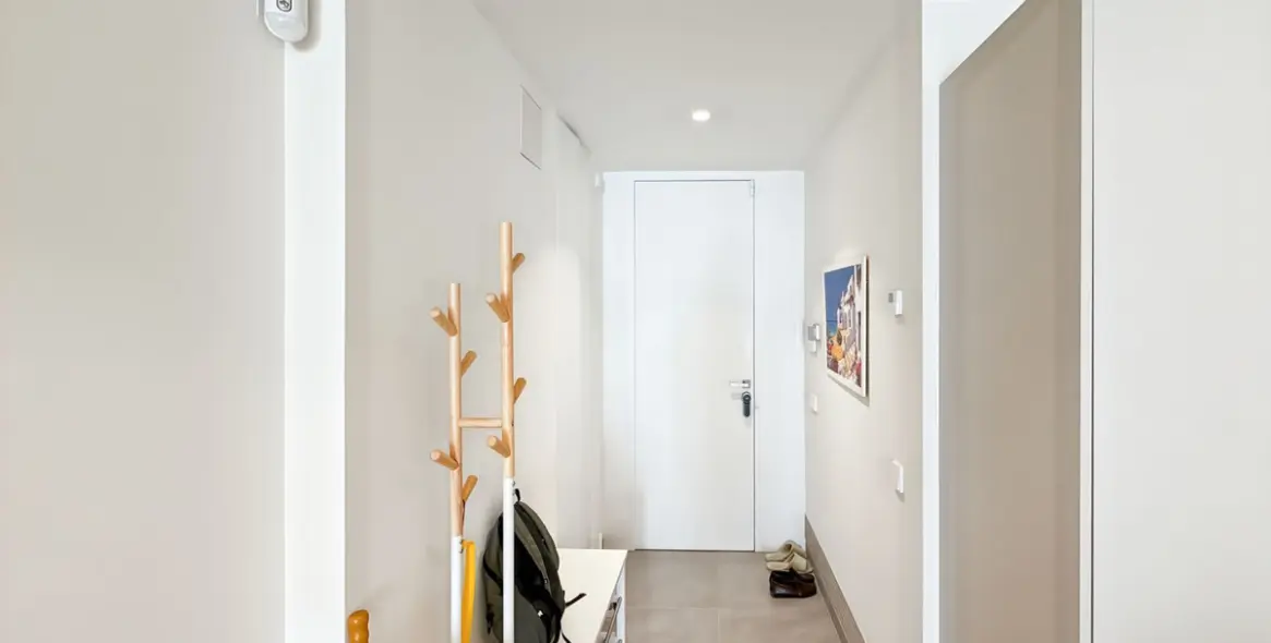 Sale of middle floor apartment in Estepona 43