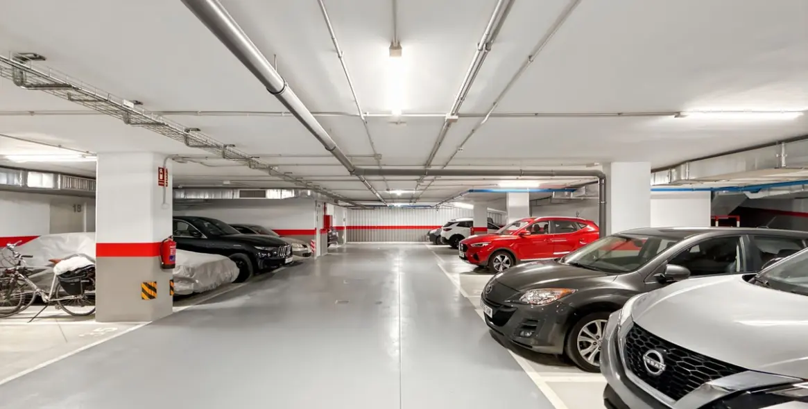 Sale of middle floor apartment in Estepona 46