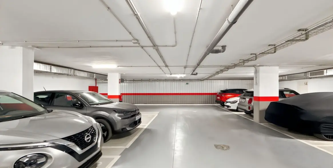 Sale of middle floor apartment in Estepona 48