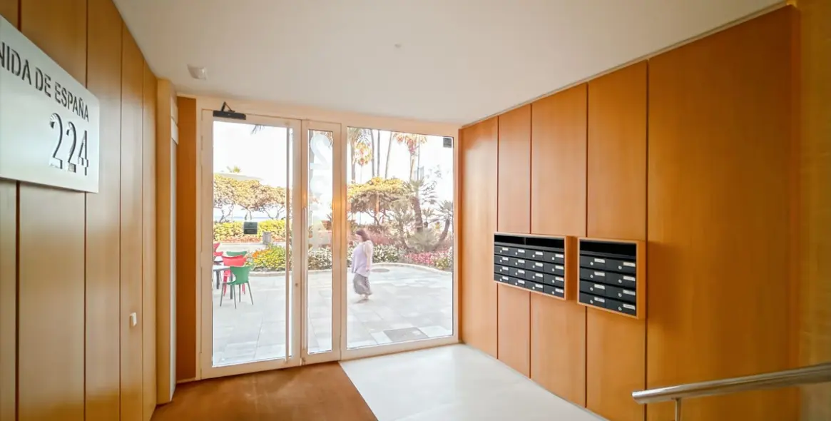 Sale of middle floor apartment in Estepona 50