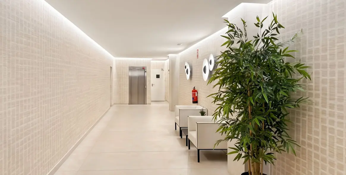 Sale of middle floor apartment in Estepona 51