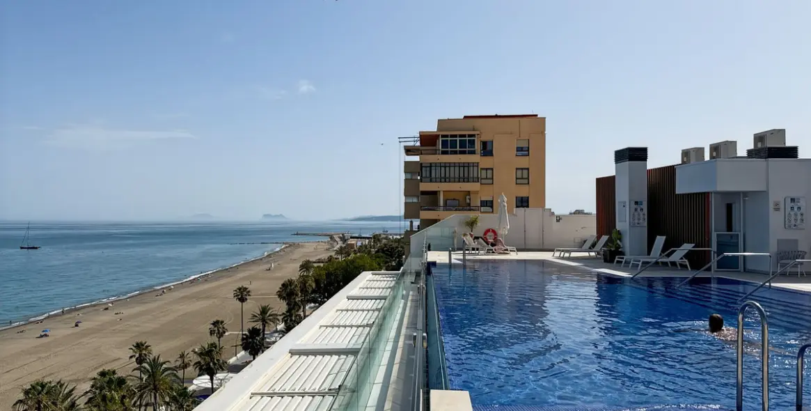 Sale of middle floor apartment in Estepona 53