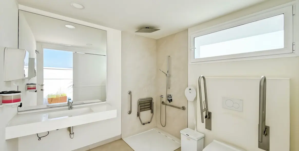 Sale of middle floor apartment in Estepona 59