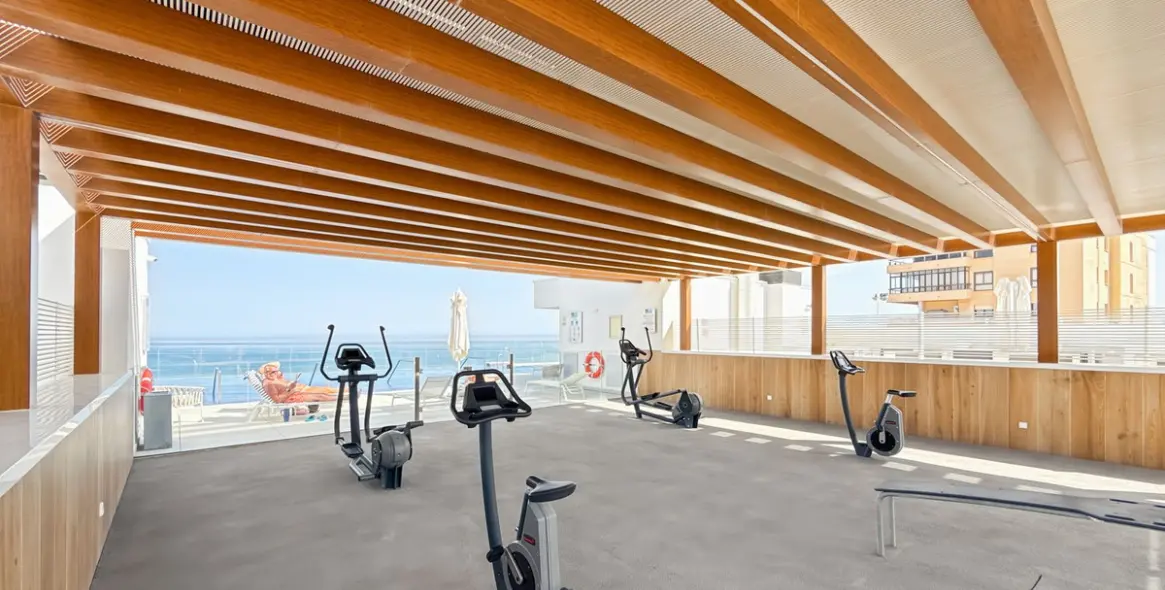 Sale of middle floor apartment in Estepona 60