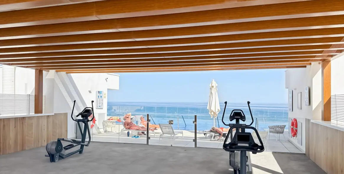 Sale of middle floor apartment in Estepona 61