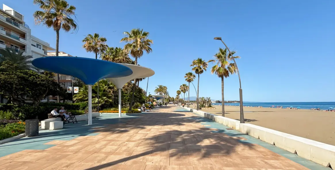 Sale of middle floor apartment in Estepona 65