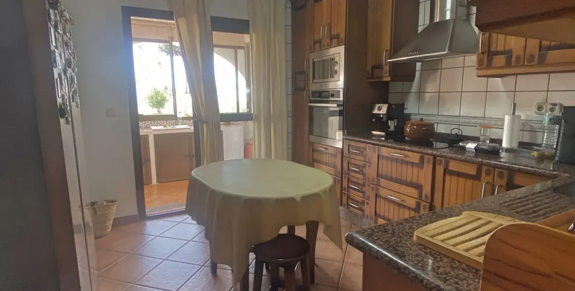 Продажа  отдельно стоящей виллы в Marbella East (район Elviria) 4