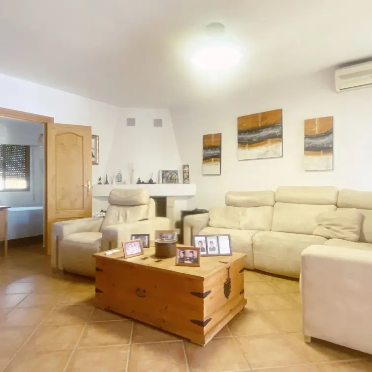 Продажа  отдельно стоящей виллы в Elviria