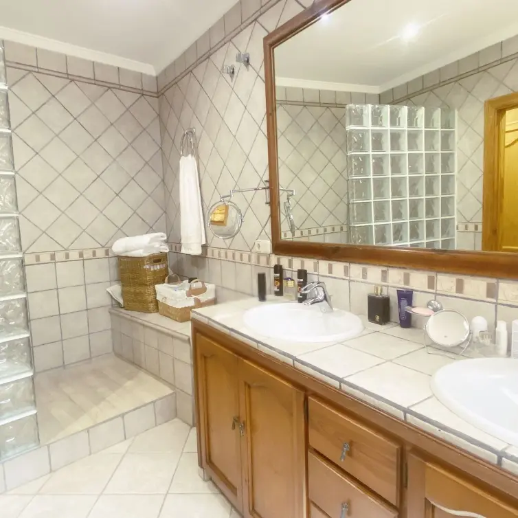Продажа  отдельно стоящей виллы в Elviria