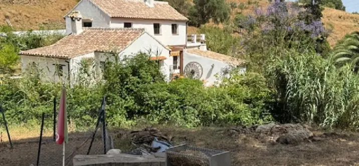 Venta de finca - cortijo en Casares 0