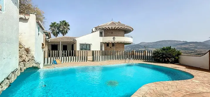 Detached villa R5131735 0