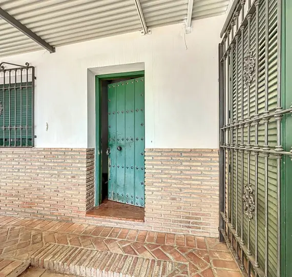 Detached villa R5131735