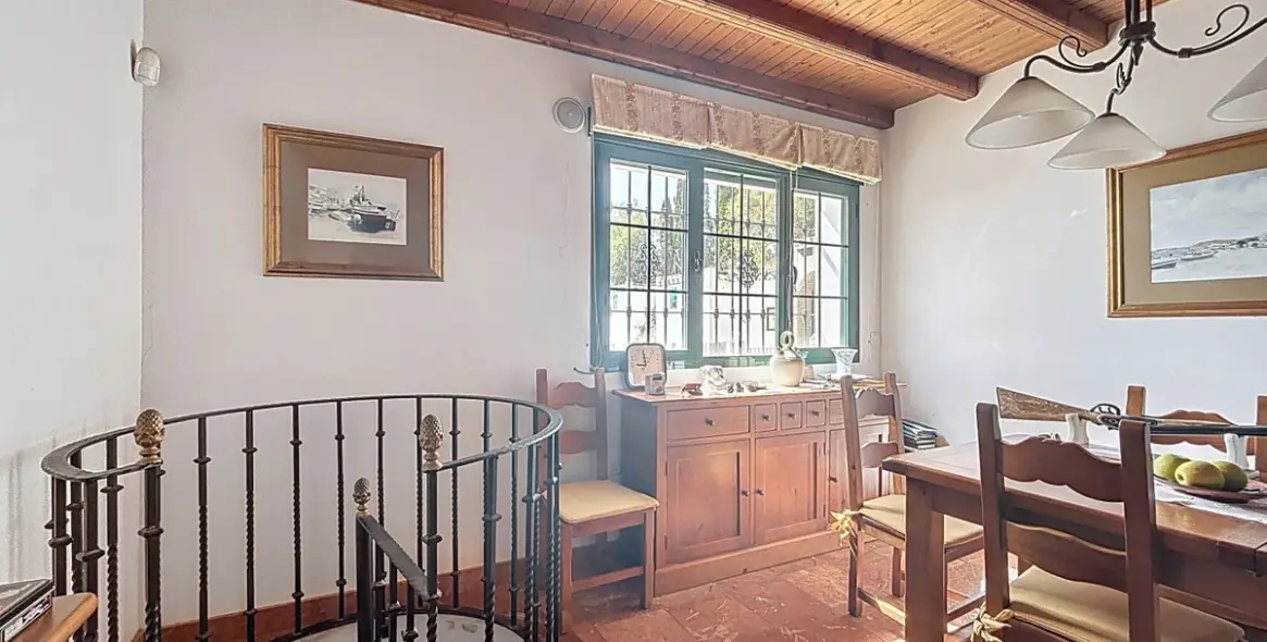 Sale of detached villa in La Viñuela 9