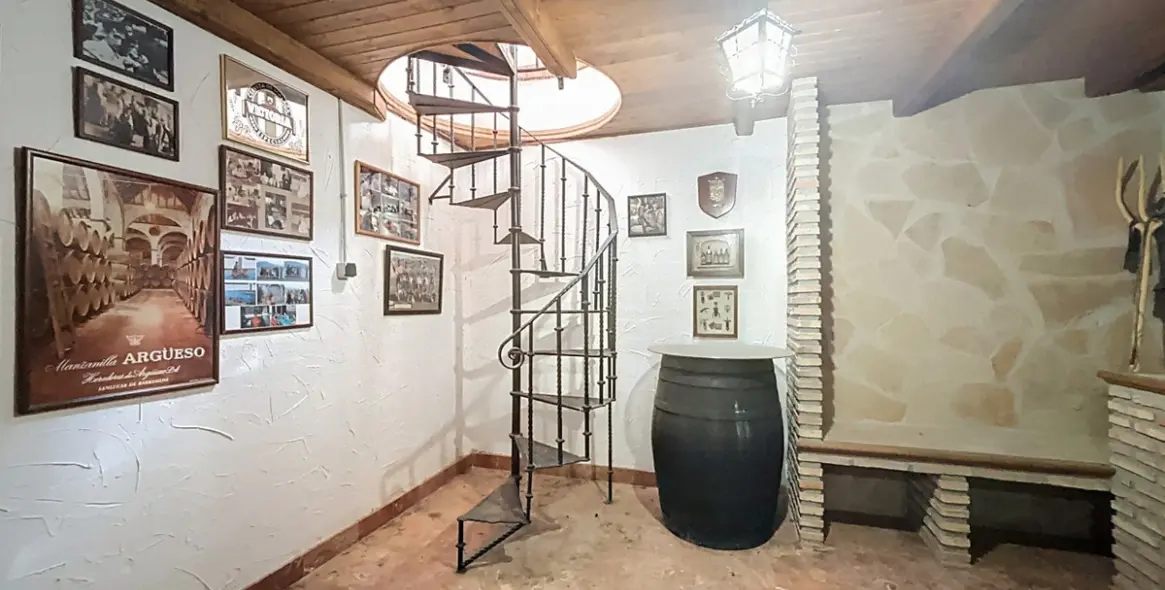 Sale of detached villa in La Viñuela 10