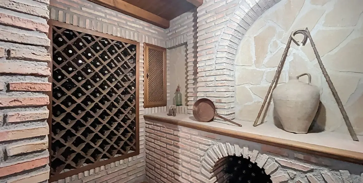 Sale of detached villa in La Viñuela 13