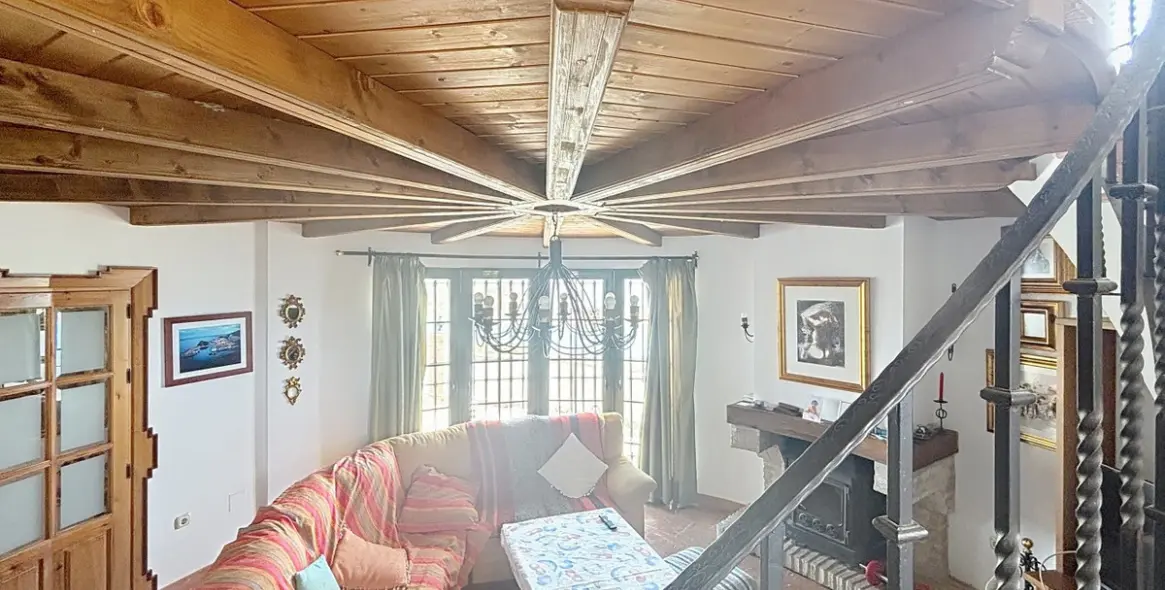 Sale of detached villa in La Viñuela 21