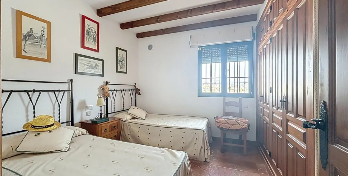 Sale of detached villa in La Viñuela 29