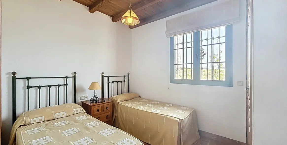 Sale of detached villa in La Viñuela 47