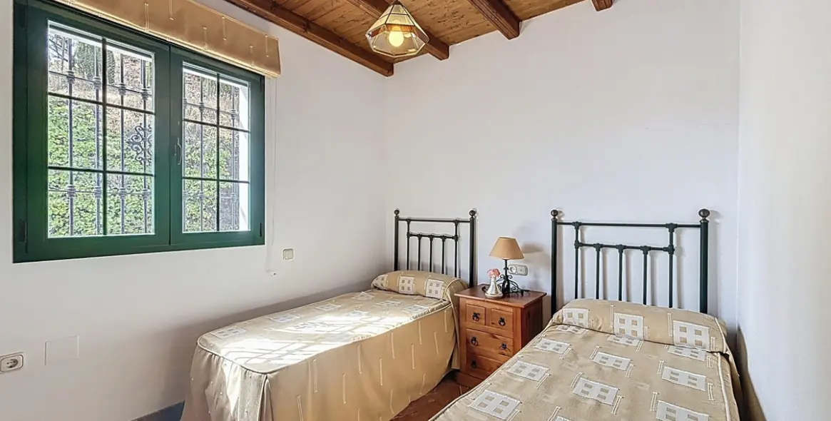 Sale of detached villa in La Viñuela 49