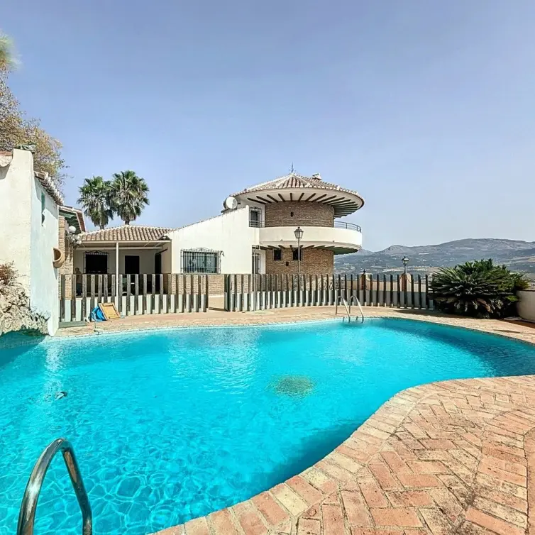 Sale of detached villa in La Viñuela