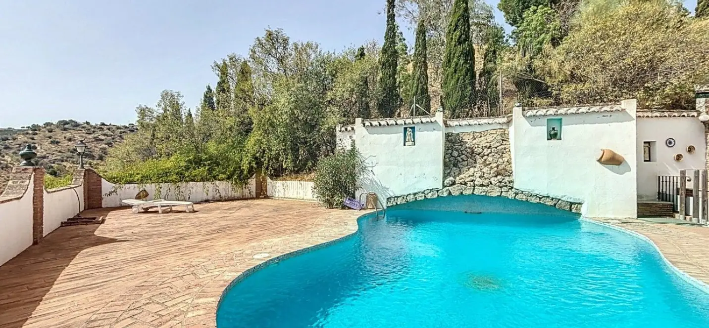 Sale of detached villa in La Viñuela 1