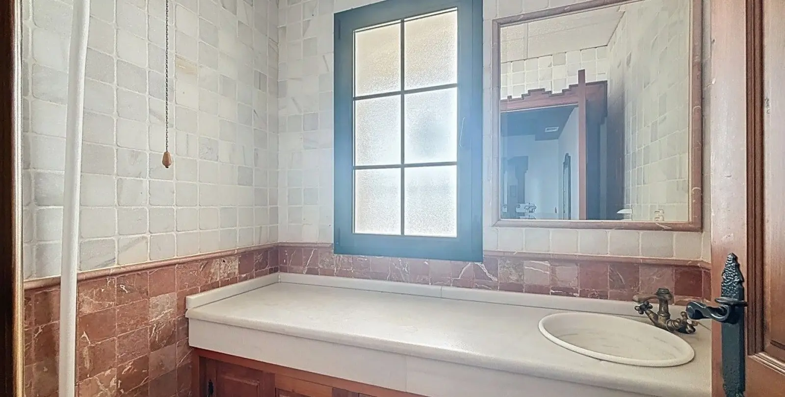 Sale of detached villa in La Viñuela 16