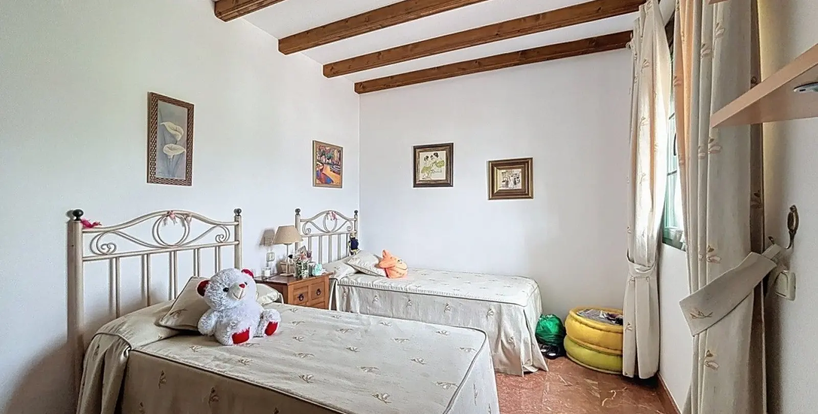 Sale of detached villa in La Viñuela 27