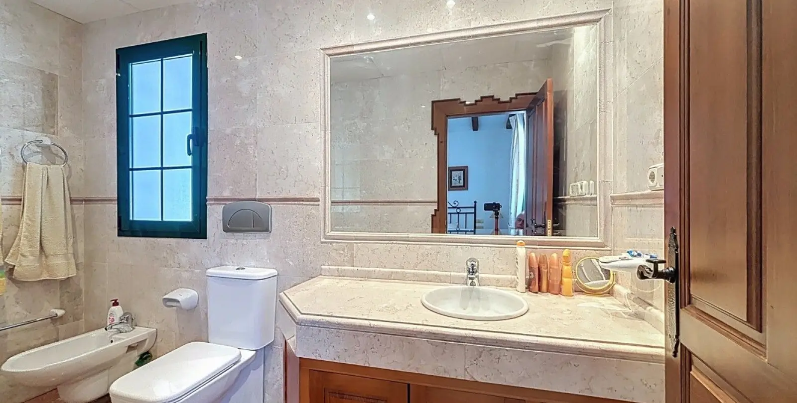 Sale of detached villa in La Viñuela 35