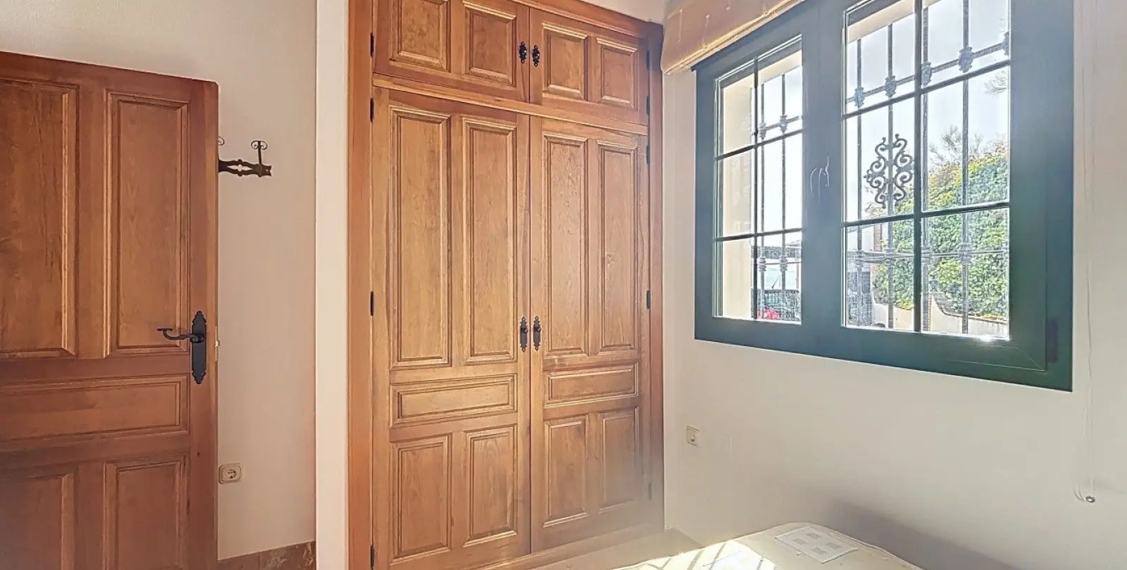 Sale of detached villa in La Viñuela 48