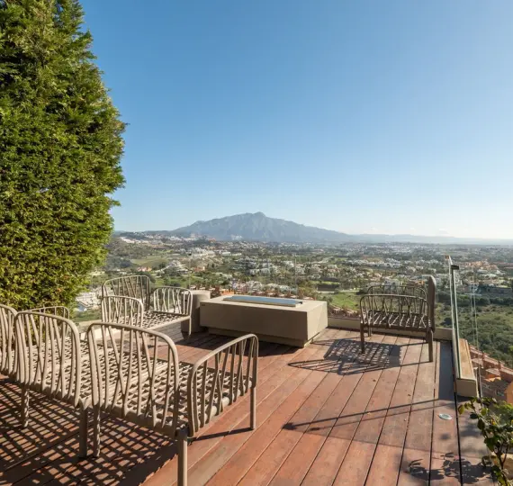 Продажа дома на две семьи в Benahavís