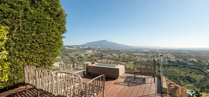 Продажа дома на две семьи в Benahavís 1