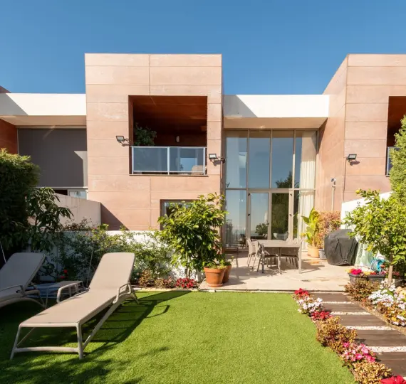 Продажа дома на две семьи в Benahavís