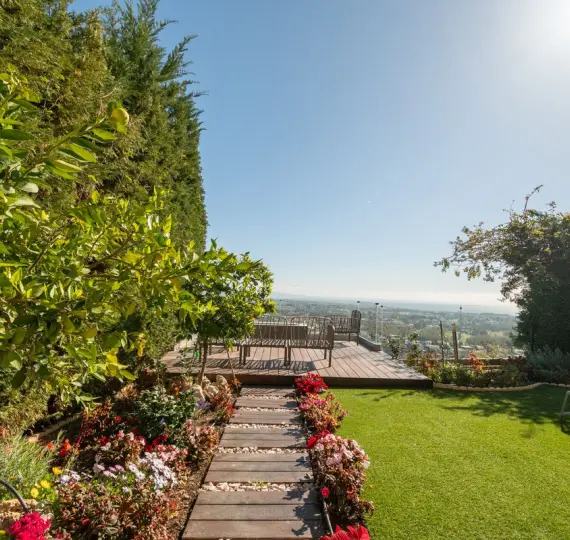 Продажа дома на две семьи в Benahavís