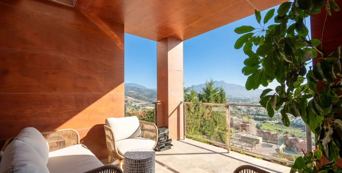 Продажа дома на две семьи в Benahavís 12