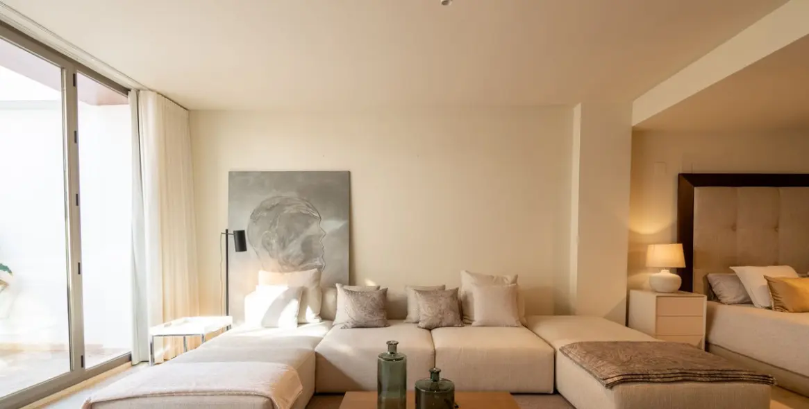 Продажа дома на две семьи в Benahavís 15