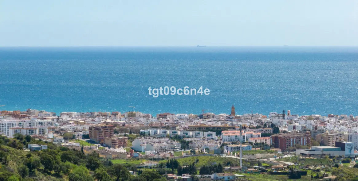 Venta de parcela residencial en Estepona 1