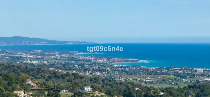 Продажа  жилого участка в Estepona 1