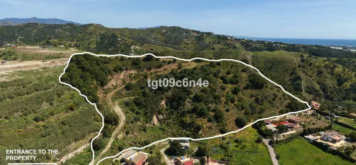 Продажа  жилого участка в Estepona 3